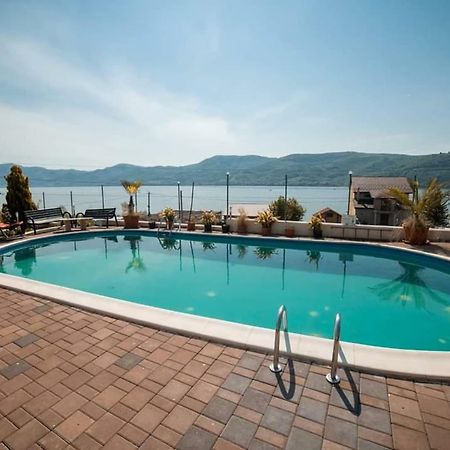 Hotel Casa Marina Ieşelniţa Esterno foto