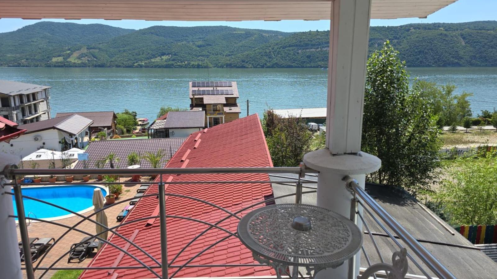 Hotel Casa Marina Ieşelniţa Esterno foto