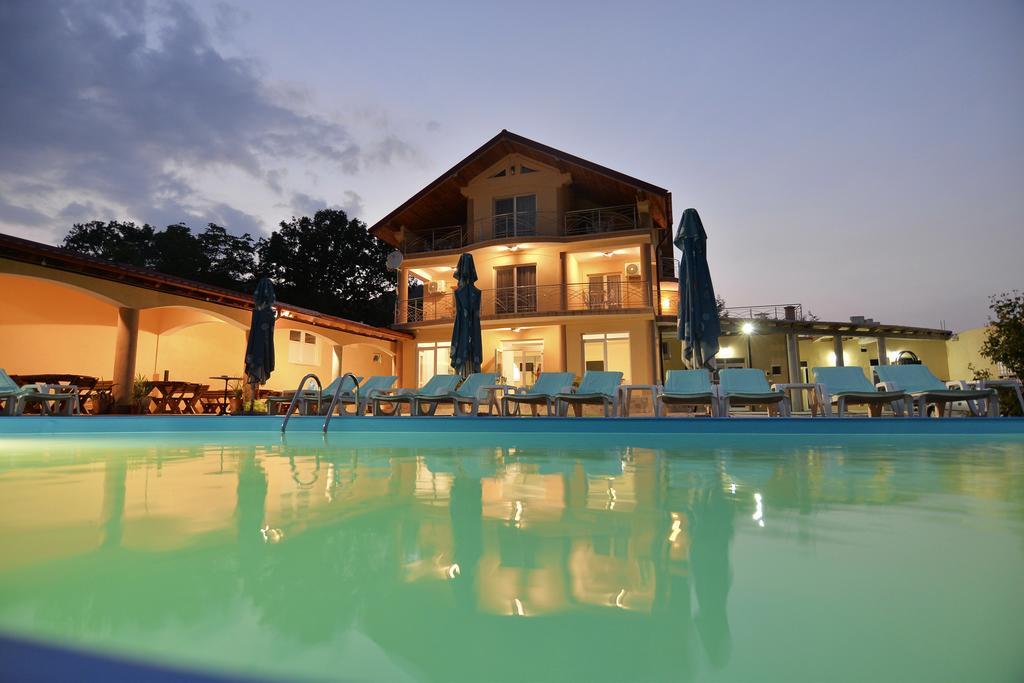 Hotel Casa Marina Ieşelniţa Esterno foto