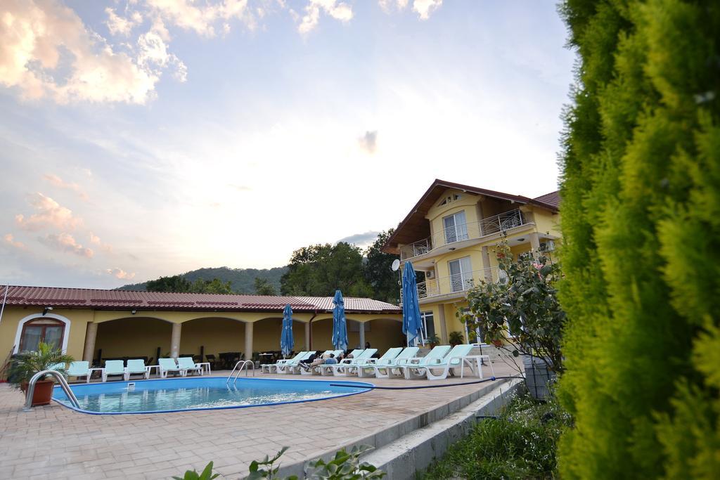 Hotel Casa Marina Ieşelniţa Esterno foto