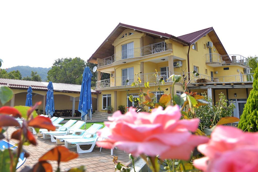 Hotel Casa Marina Ieşelniţa Esterno foto