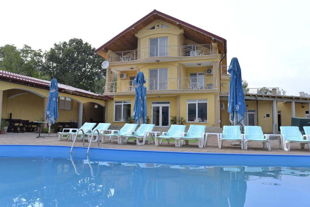 Hotel Casa Marina Ieşelniţa Esterno foto