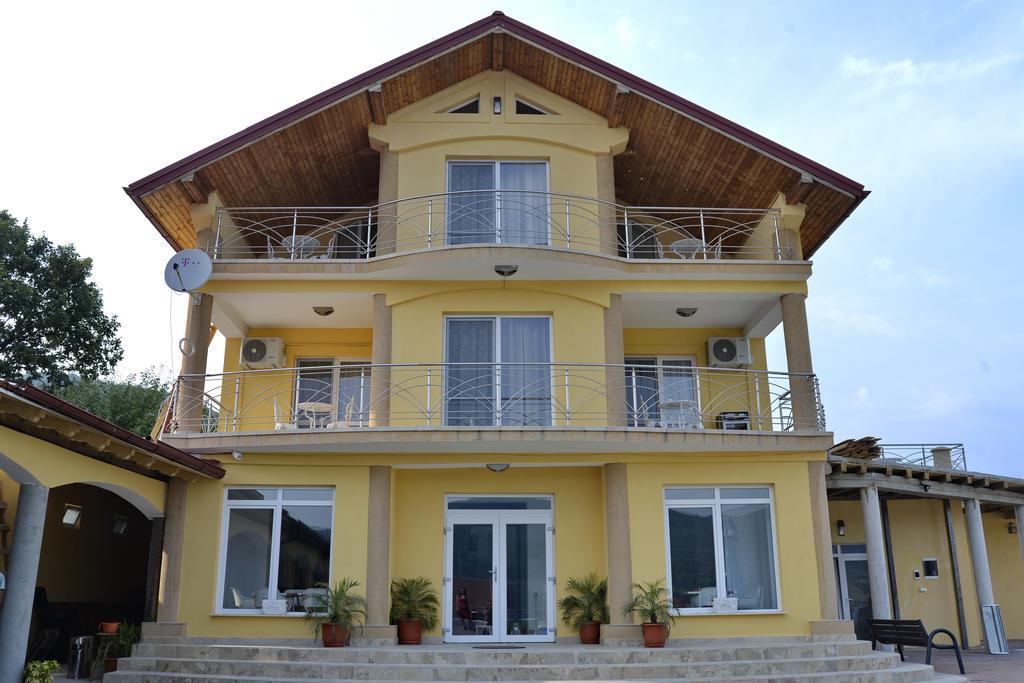 Hotel Casa Marina Ieşelniţa Esterno foto