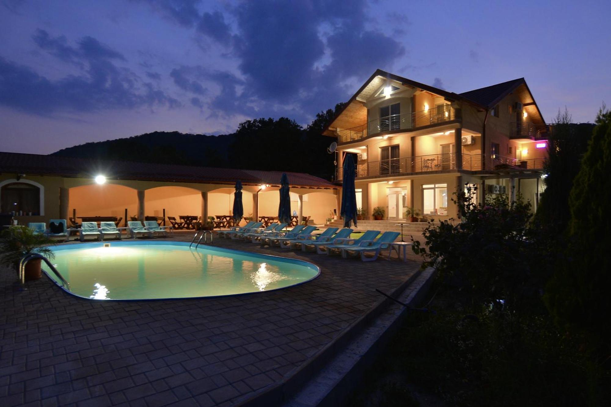 Hotel Casa Marina Ieşelniţa Esterno foto