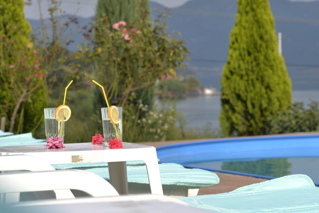 Hotel Casa Marina Ieşelniţa Esterno foto