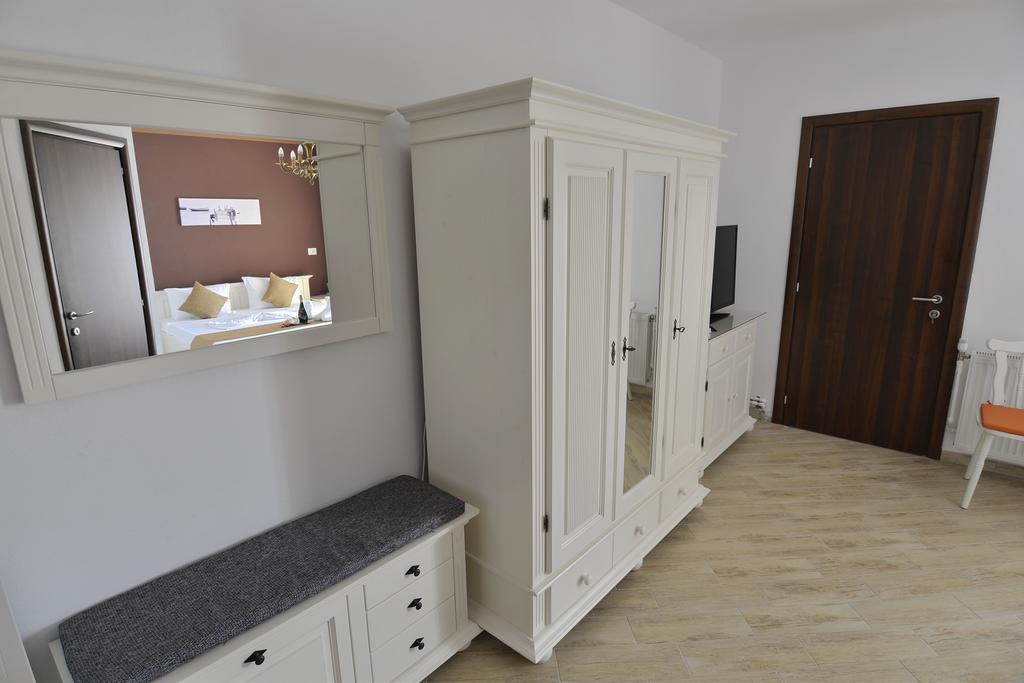 Hotel Casa Marina Ieşelniţa Esterno foto