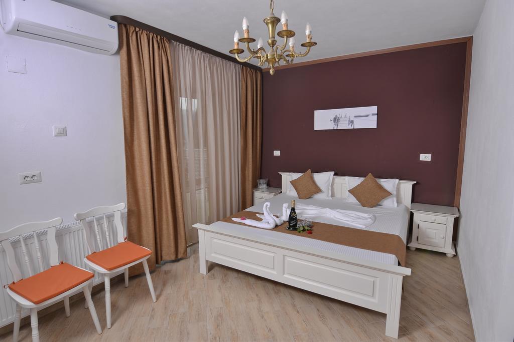 Hotel Casa Marina Ieşelniţa Esterno foto