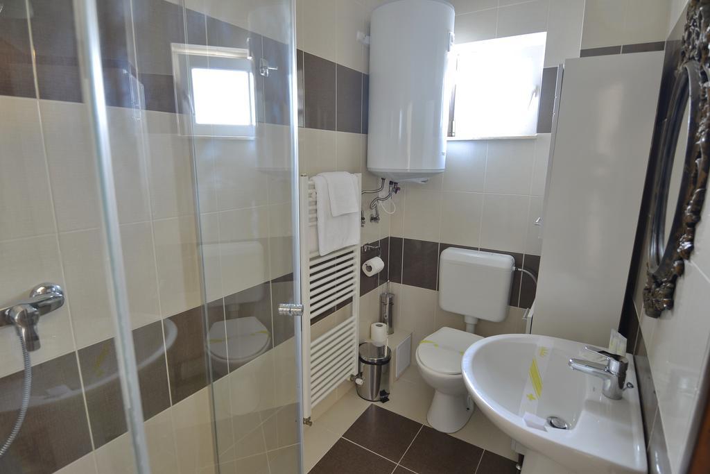 Hotel Casa Marina Ieşelniţa Esterno foto