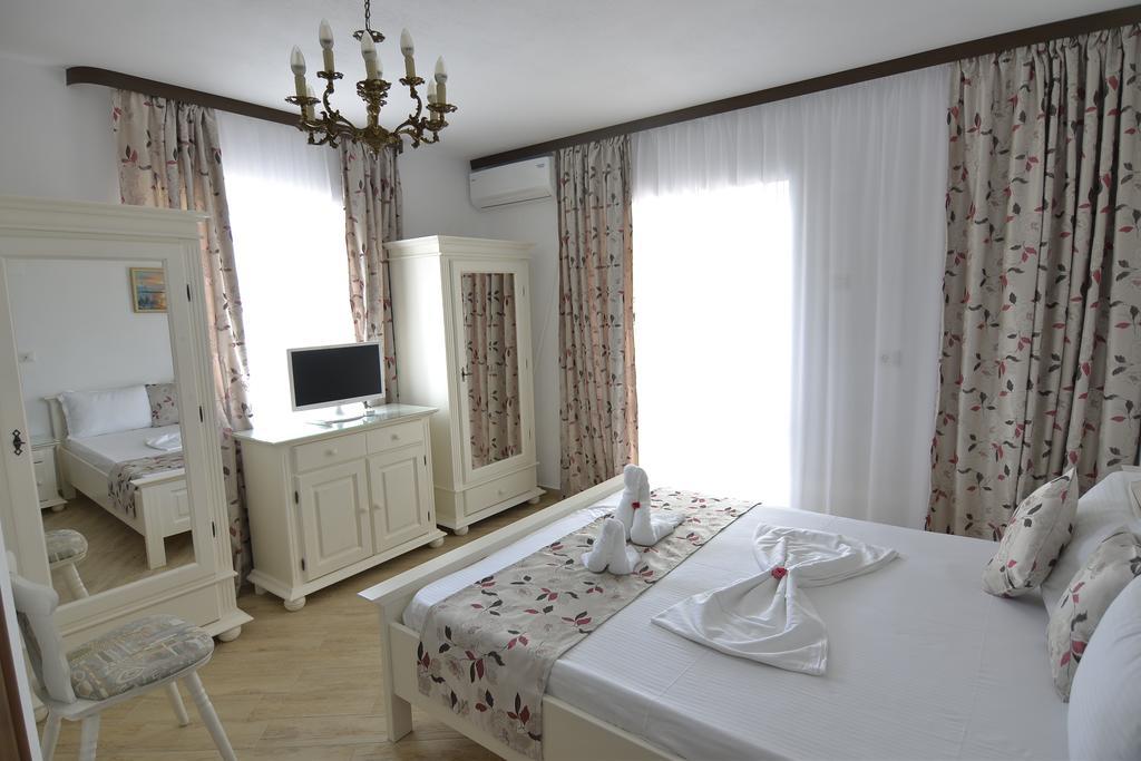 Hotel Casa Marina Ieşelniţa Esterno foto