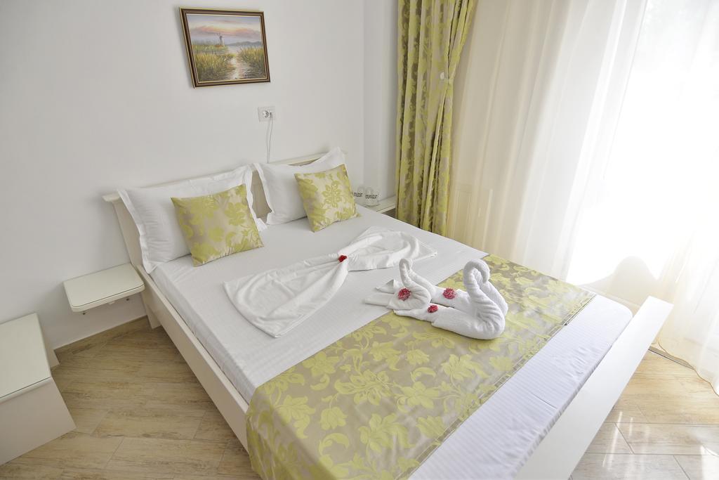 Hotel Casa Marina Ieşelniţa Esterno foto
